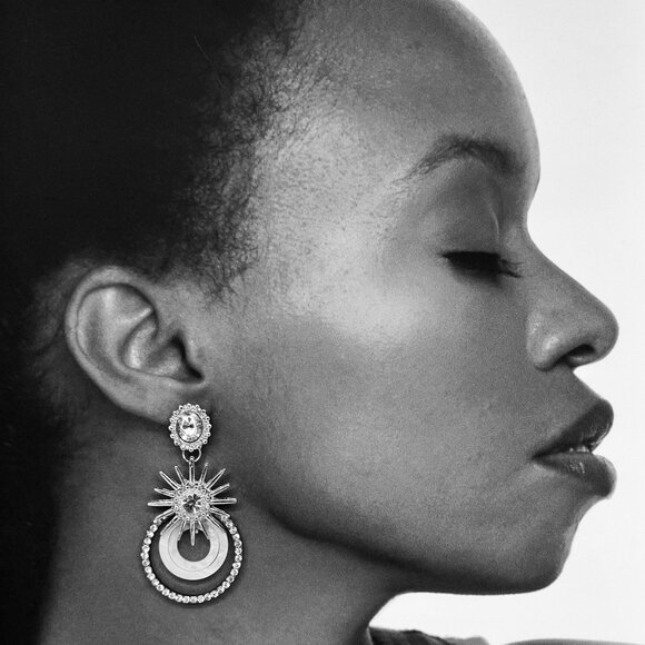 "Reno" NEW Multi-Tone White Glam Sunburst Star Dangle Statement Fashion Earrings - Picture 3 of 3